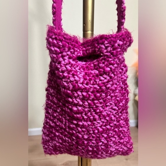 Vintage GAP Barbie
pink wool Crochet Crossbody hand Bag KNIT BOHO Hippie purse - Picture 4 of 9